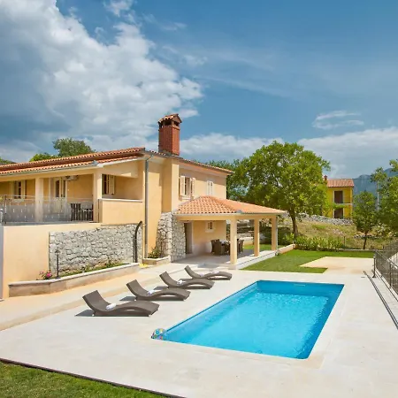 Сasa de vacaciones Palachina Antishova By Interhome *