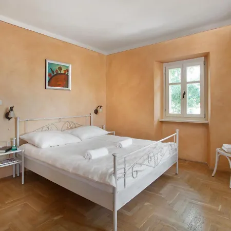 Palachina Antishova By Interhome Plomin