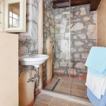 Palachina Antishova By Interhome